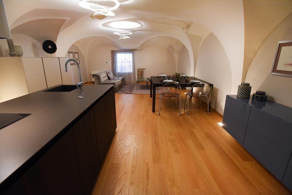 Flatinbo Apartments - Santo Stefano ボローニャ エクステリア 写真
